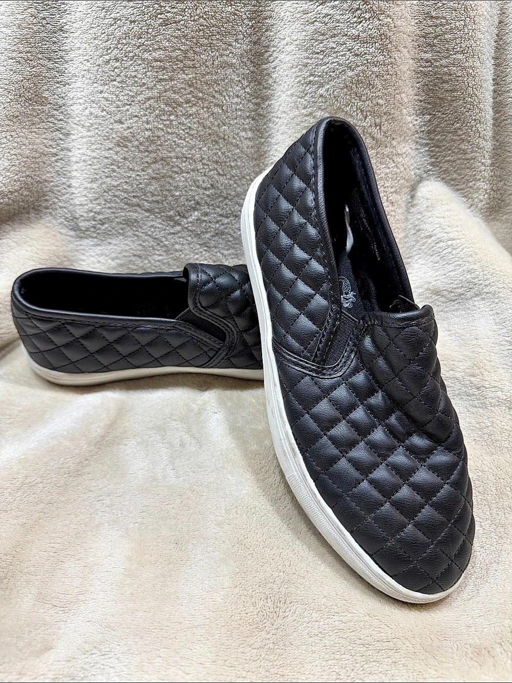 Quilted Slip-On Sneakers Black US 5